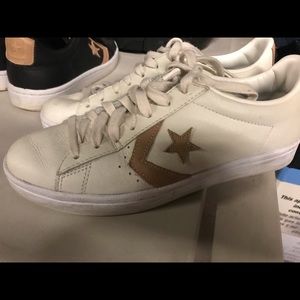 Classic Leather Converse